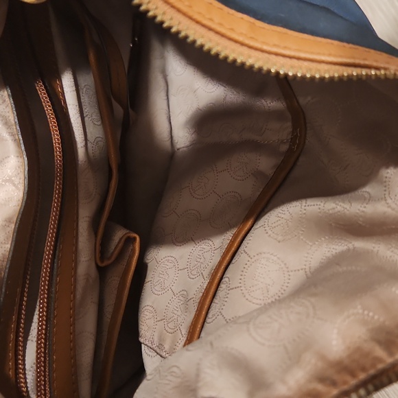 Michael Kors handbag - Picture 6 of 14